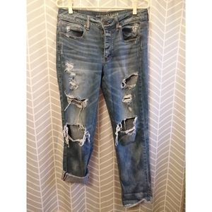 AMERICAN EAGLE Ripped Jeans w Frayed Hem (Size 8)